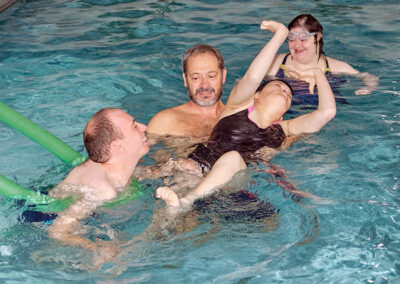 Joie collective à la piscine